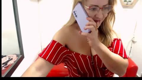 monserrat_diva online show from May 16, 12:51 am