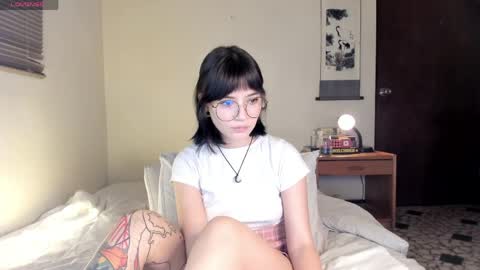 Snapshot of monserrat_gil chatting on May 16, 4:20 am Monserrat Gil onlyfans online show from May 16, 4:20 am