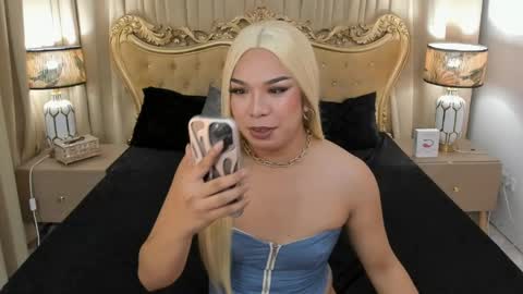 Snapshot of monstercock_olivia chatting on May 16, 4:42 am OliviaRoxy online show from May 16, 4:42 am