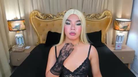 Snapshot of monstercock_olivia chatting on May 28, 8:00 am OliviaRoxy online show from May 28, 8:00 am
