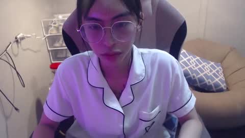 Snapshot of monstercockselfsuck chatting on January 29, 4:30 pm ELYSE A SIMPLE GIRL online show from January 29, 4:30 pm