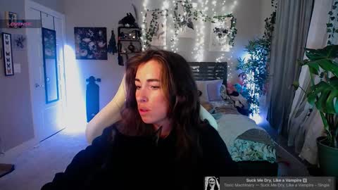 Snapshot of monstrumologist chatting on January 16, 1:16 am Lydia Mooney online show from January 16, 1:16 am