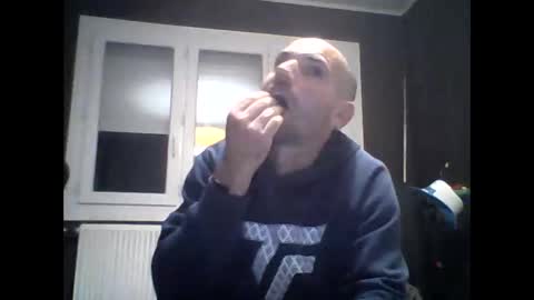 Snapshot of montmasse chatting on April 5, 7:44 pm montmasse online show from April 5, 7:44 pm