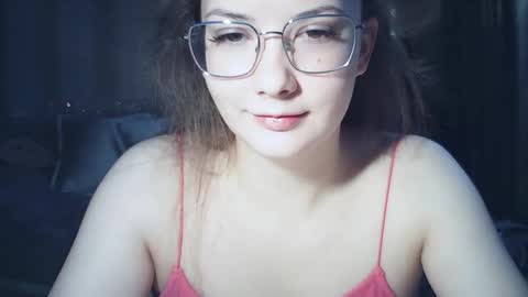 moodiemira online show from February 6, 1:14 pm