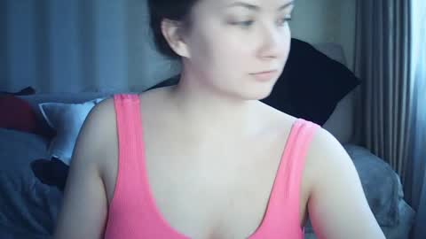 moodiemira online show from April 2, 1:53 pm