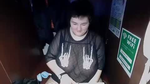 Snapshot of moojay00 chatting on January 5, 9:59 am Moo Jay online show from January 5, 9:59 am