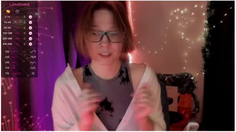 Snapshot of moon__girl chatting on December 20, 8:12 pm Roxy online show from December 20, 8:12 pm