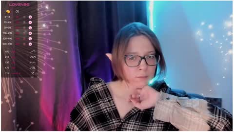 Snapshot of moon__girl chatting on January 23, 8:56 pm Roxy online show from January 23, 8:56 pm