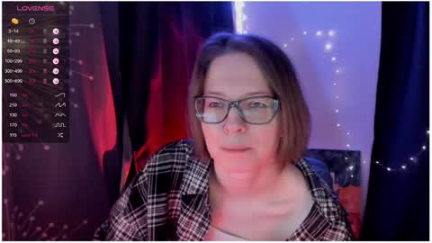 Snapshot of moon__girl chatting on February 3, 6:39 pm Roxy online show from February 3, 6:39 pm