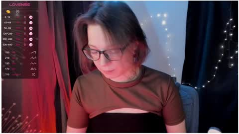 Snapshot of moon__girl chatting on February 26, 8:11 pm Roxy online show from February 26, 8:11 pm