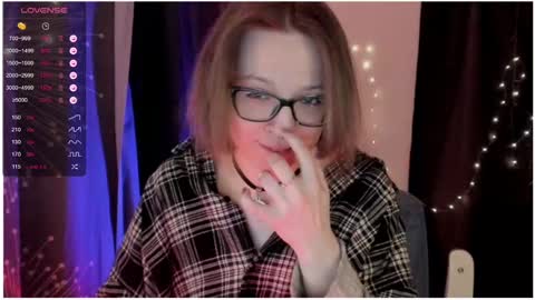 Snapshot of moon__girl chatting on March 6, 7:21 pm Roxy online show from March 6, 7:21 pm