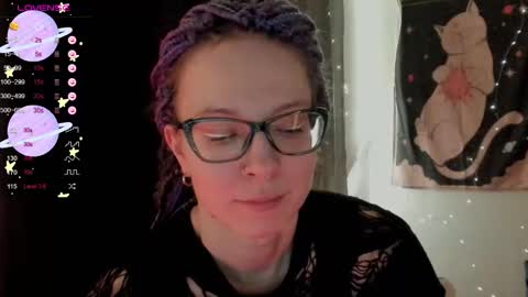 Snapshot of moon__girl chatting on October 4, 9:13 pm Roxy online show from October 4, 9:13 pm