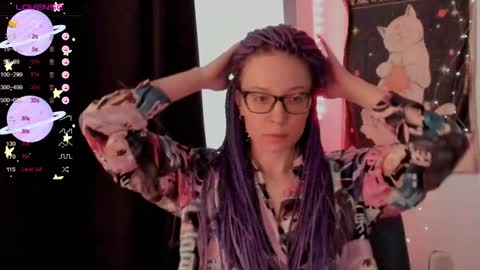 Snapshot of moon__girl chatting on October 5, 10:46 am Roxy online show from October 5, 10:46 am