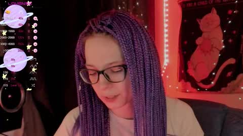 Snapshot of moon__girl chatting on October 8, 8:17 pm Roxy online show from October 8, 8:17 pm