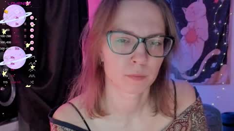 Snapshot of moon__girl chatting on October 22, 8:19 pm Roxy online show from October 22, 8:19 pm