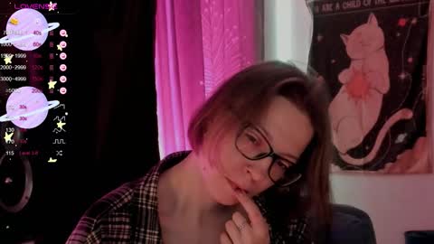 Snapshot of moon__girl chatting on October 29, 8:10 pm Roxy online show from October 29, 8:10 pm