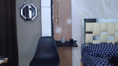 moon_and_fire_ online show from January 14, 5:13 am