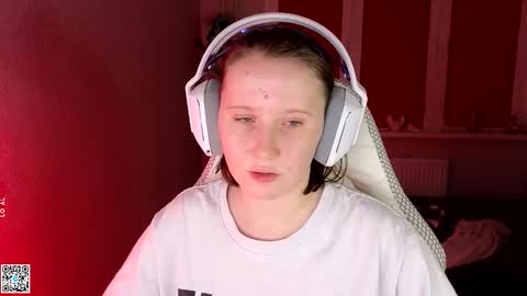 Lola online show from September 15, 3:56 pm