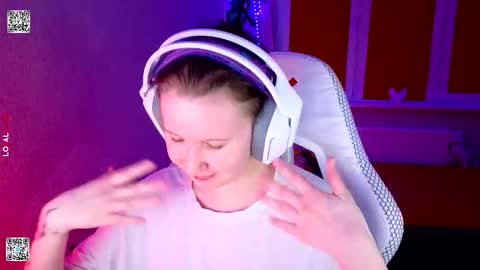 Lola online show from March 14, 5:29 pm