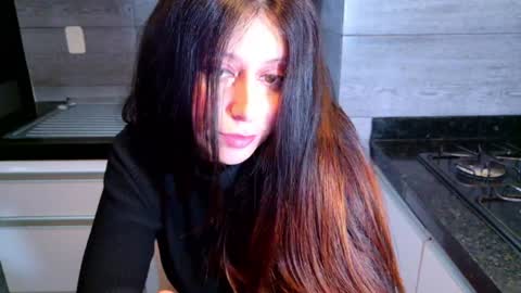 Snapshot of moon_blue222 chatting on December 24, 3:38 am Tamara Bela your favorite lover from Colombia online show from December 24, 3:38 am