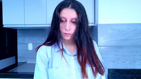 Snapshot of moon_blue222 chatting on December 25, 10:16 pm Tamara Bela your favorite lover from Colombia online show from December 25, 10:16 pm