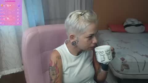 Snapshot of moon_cat85 chatting on June 13, 12:14 pm Luna online show from June 13, 12:14 pm
