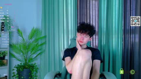 moon_gloww online show from April 9, 5:18 am