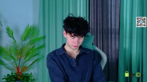 moon_gloww online show from April 14, 3:12 am