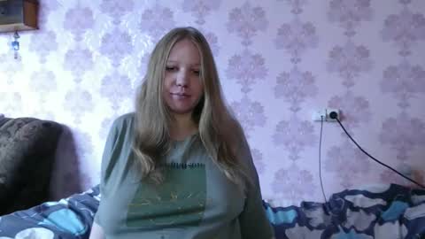 Snapshot of moon_linght000 chatting on May 31, 4:20 am moon_linght000 online show from May 31, 4:20 am