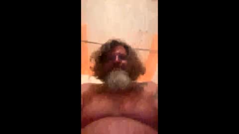 Snapshot of moon_man5 chatting on December 7, 4:31 am Mitchell online show from December 7, 4:31 am