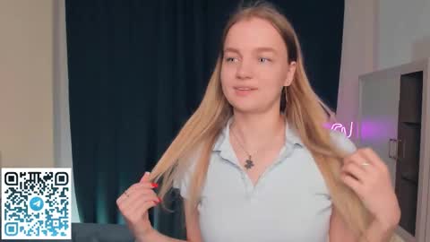 Snapshot of moon_puzzles chatting on January 18, 7:39 pm moon_puzzles online show from January 18, 7:39 pm