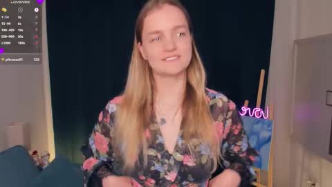 Snapshot of moon_puzzles chatting on February 5, 8:24 pm moon_puzzles online show from February 5, 8:24 pm