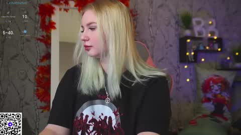 Emilia online show from October 12, 9:30 am