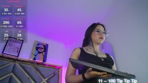 Snapshot of moon_water__ chatting on May 1, 10:53 am Moon Water online show from May 1, 10:53 am
