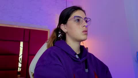 Snapshot of moon_winy chatting on April 29, 11:25 am Winy online show from April 29, 11:25 am