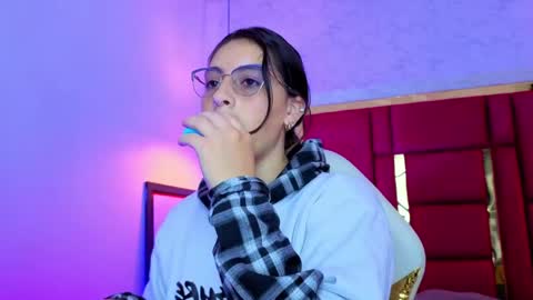 Snapshot of moon_winy chatting on April 30, 12:00 pm Winy online show from April 30, 12:00 pm