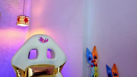 Snapshot of moon_winy chatting on May 8, 11:15 am Winy online show from May 8, 11:15 am
