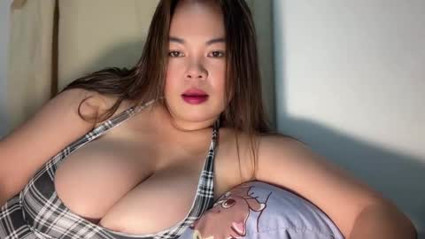 moona_luna21 online show from November 3, 5:25 pm