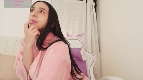 Snapshot of moonbrunettee chatting on September 16, 8:37 am moonbrunettee online show from September 16, 8:37 am