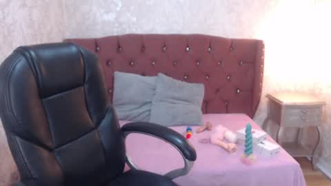 Charlotte online show from March 6, 11:53 pm