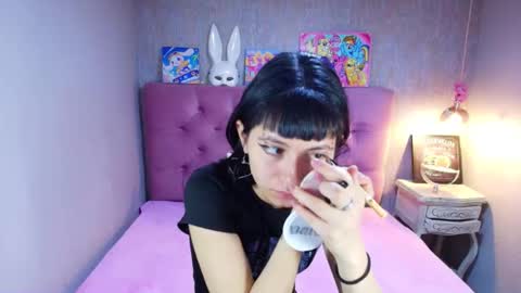 Snapshot of mooncharlotte chatting on May 23, 5:39 pm Charlotte online show from May 23, 5:39 pm
