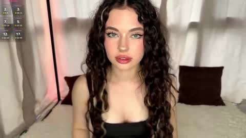 Snapshot of moonfaairy chatting on April 22, 3:46 pm moonfaairy online show from April 22, 3:46 pm
