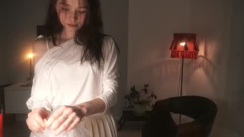 Snapshot of moonfaced_ chatting on February 12, 4:46 pm Ann online show from February 12, 4:46 pm