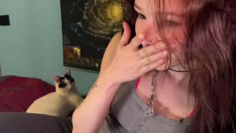 Snapshot of moonfaced_ chatting on March 25, 5:41 pm Ann online show from March 25, 5:41 pm