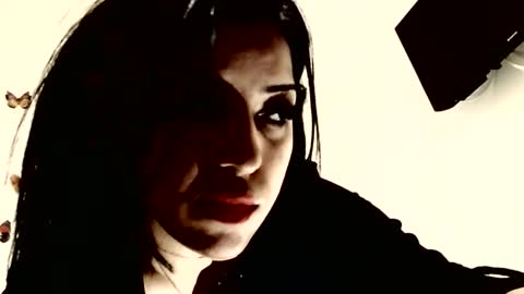 Snapshot of moonie_claire chatting on April 2, 4:59 pm Claire online show from April 2, 4:59 pm