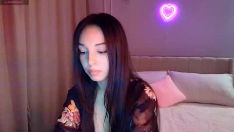 Mia online show from November 24, 3:01 pm