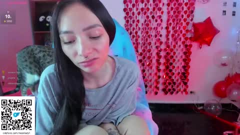 Snapshot of moonlady_ chatting on February 24, 5:43 am MOON online show from February 24, 5:43 am