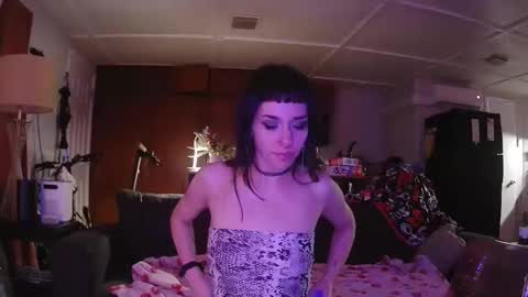 lillithandjames online show from January 12, 3:45 am