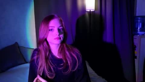 Snapshot of moonlightmaya chatting on October 15, 7:14 pm Maya online show from October 15, 7:14 pm