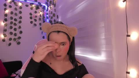 moonliight__ online show from December 4, 6:50 pm